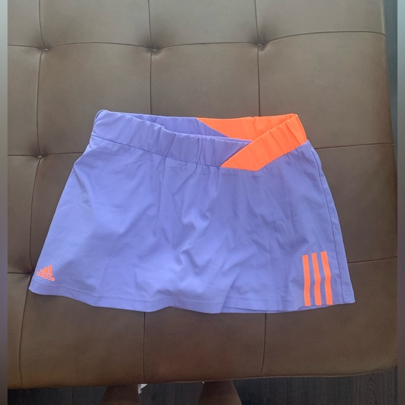 ADIDAS Climalite Tennis Skirt with built-in shorts. Purple/Orange. Size M/L - Picture 2 of 5